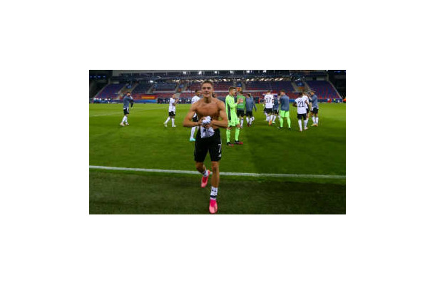 CR7ならぬFW7だ！超高校生ヴィッツ 「ロナウドよりメッシ派」と斬る