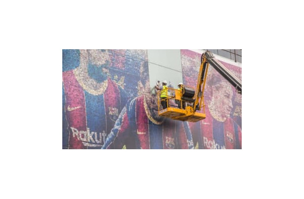 PSG移籍のメッシ、「バルセロナの壁画削除シーン」がこちら