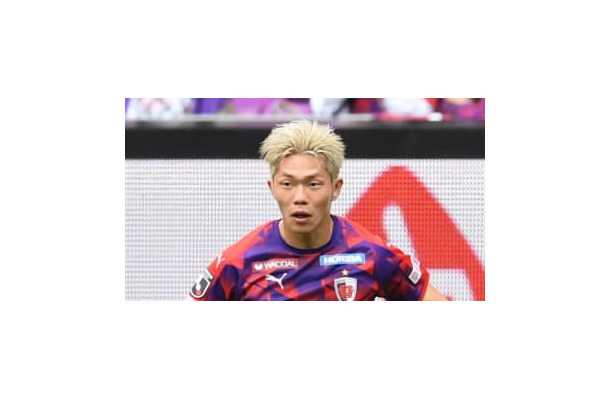 京都、栃木に2-0勝利。荻原拓也の「感覚ゴール」が3ポイントに導く