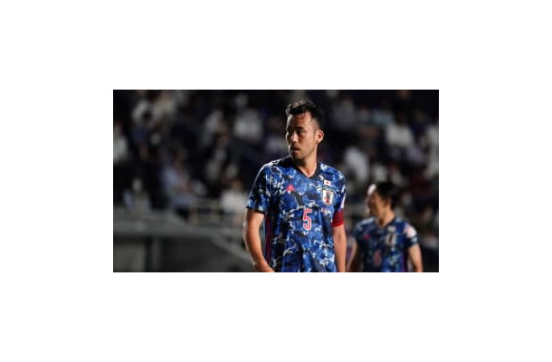 吉田麻也、サウジサポーターに詰め寄った「激怒シーン」がこれ