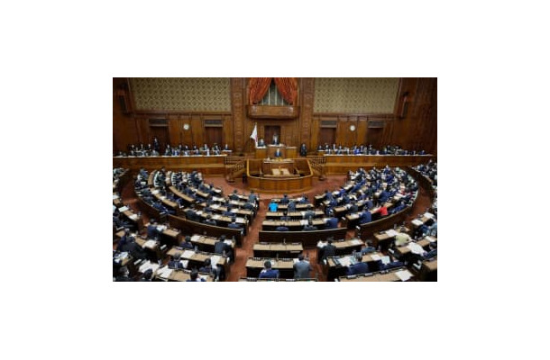 開かれた衆院本会議＝9日午後