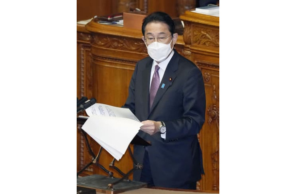 参院本会議の代表質問で答弁する岸田首相＝10日午前