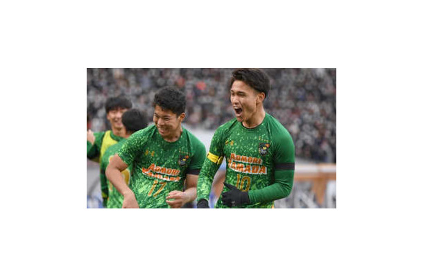 青森山田、第100回選手権を制す！決勝は大津を「シュートゼロ」に抑える完全勝利