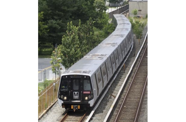 川崎重工業が製造した米ワシントン首都圏地下鉄の車両「7000系」＝2021年7月、米メリーランド州（共同）