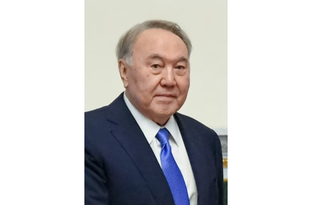 カザフスタンのナザルバエフ前大統領（タス＝共同）