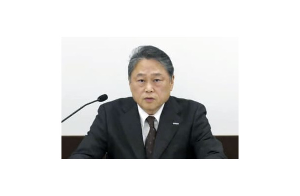 オンラインで決算内容を説明するパナソニックの梅田博和最高財務責任者＝2日午後