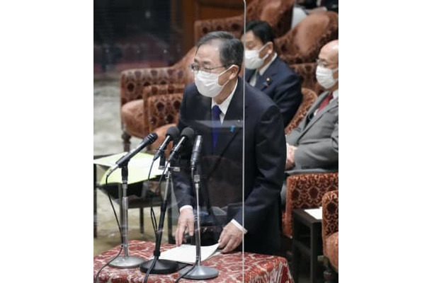 衆院予算委で答弁する斉藤国交相＝10日午前