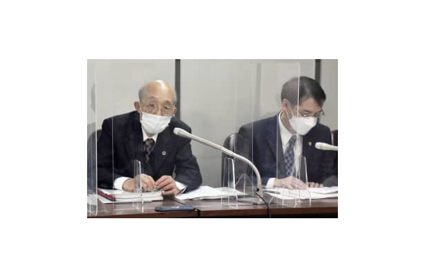 記者会見する山口邦明弁護士（左）＝14日午後、東京・霞が関の司法記者クラブ