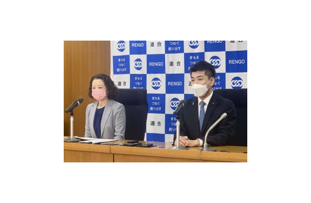 会談後、取材に応じる立憲民主党の泉代表（右）と連合の芳野友子会長＝25日午前、東京都千代田区の連合本部