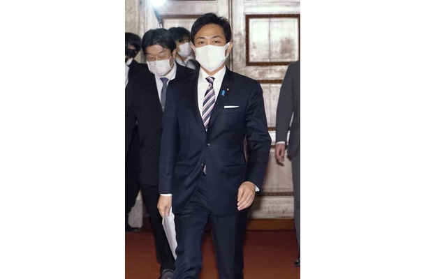 自民党、公明党との3党党首会談に臨む国民民主党の玉木代表＝4日午後、国会