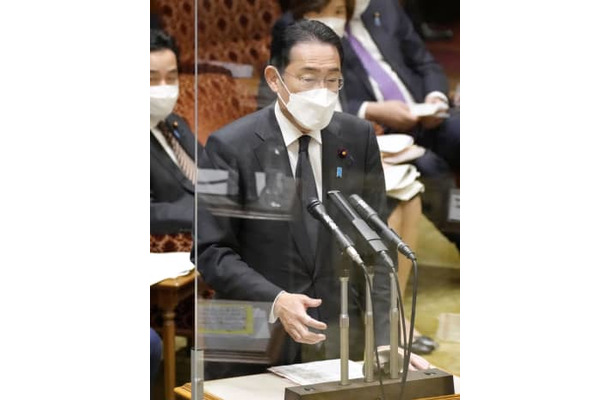 参院予算委で答弁する岸田首相＝7日午前