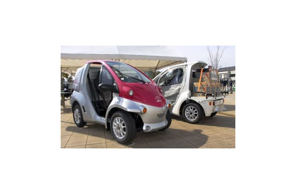 トヨタ車体が4月に発売する、1人乗りの小型電気自動車「コムス」の新型＝10日、愛知県豊田市