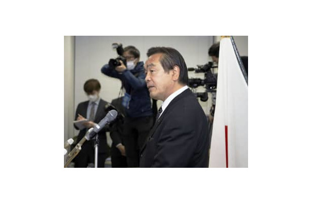 石川県庁に初登庁し、幹部職員らにあいさつする馳浩知事＝28日午前