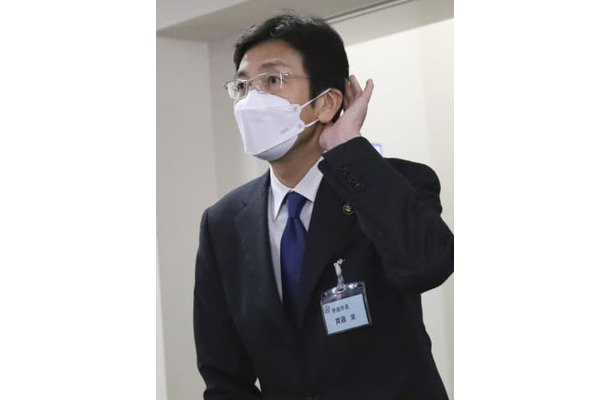百条委員会終了後、記者会見する斉藤栄熱海市長＝8日午後、静岡県熱海市