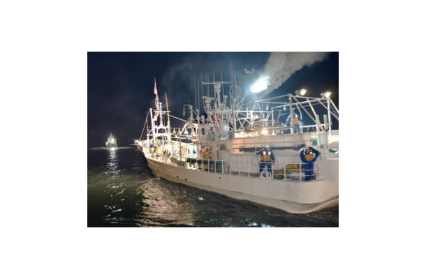 サケ・マス流し網漁の漁船＝2016年4月、北海道根室市の歯舞漁港