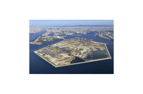 ２０１９年１１月５日撮影　　ＩＲ建設予定地の大阪湾の人工島・夢洲＝大阪市（共同通信社ヘリから）