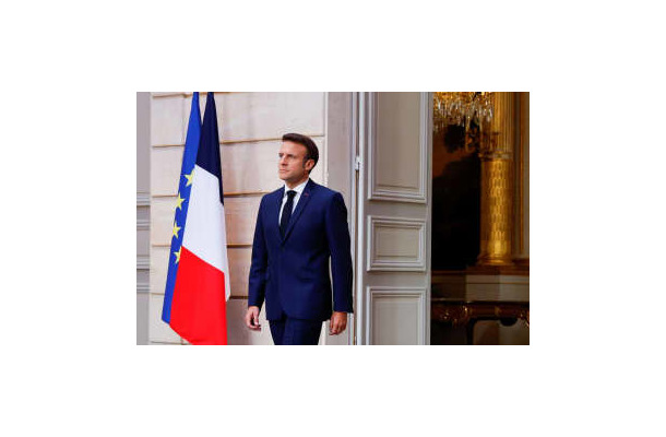 7日、パリで2期目の就任式に臨むマクロン仏大統領（ロイター＝共同）