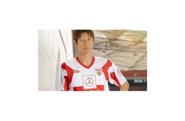 遠藤・伊藤所属のシュトゥットガルト、超レトロな「30周年記念」ユニフォーム発表！
