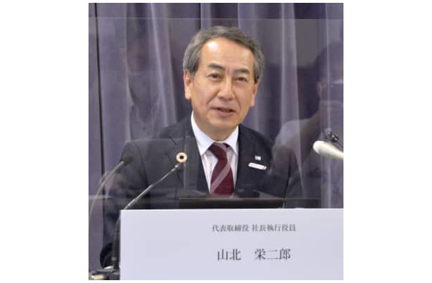 記者会見するJTBの山北栄二郎社長＝27日午後、国交省