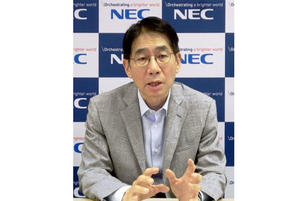 共同通信などのインタビューに応じるNECの森田隆之社長