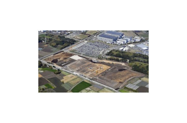半導体メーカーTSMCの子会社の工場建設予定地（手前）＝4月、熊本県菊陽町（共同通信社ヘリから）