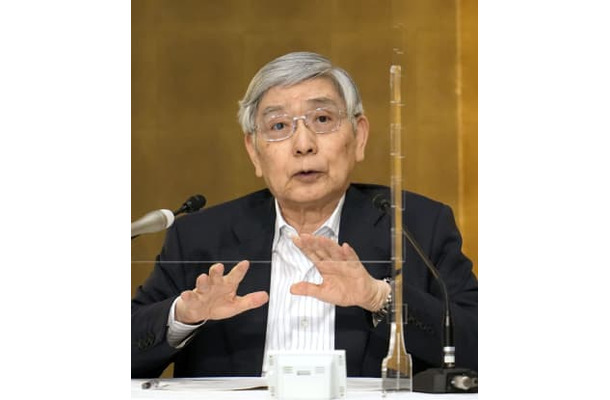 共同通信きさらぎ会で講演する日銀の黒田総裁＝6日午後、東京都千代田区のホテル