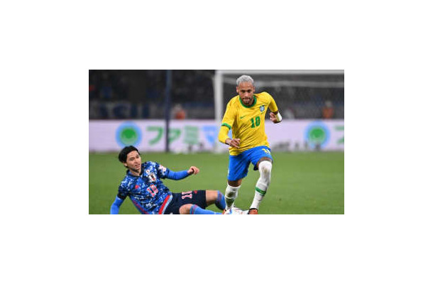 日本代表、ネイマールへのファウルはやりすぎ？ブラジル代表監督が苦言