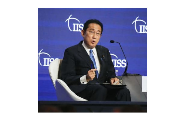 アジア安全保障会議で基調講演を終え、出席者の質問に答える岸田首相＝10日、シンガポール（共同）