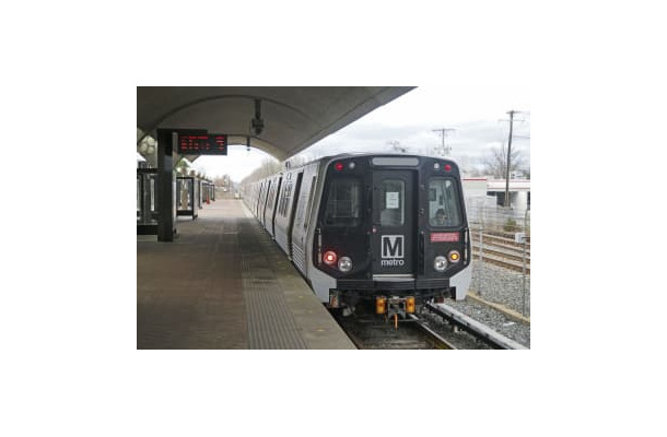 3月、試運転中の米ワシントン首都圏地下鉄「7000系」の電車＝米メリーランド州（共同）