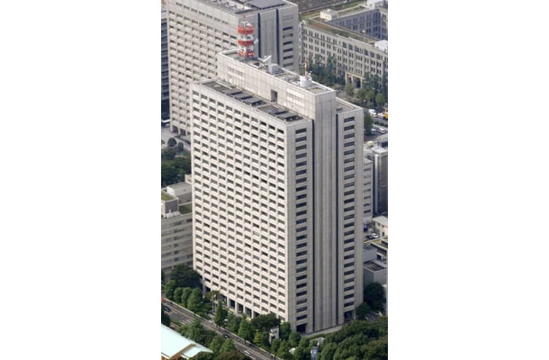 厚生労働省＝東京都千代田区