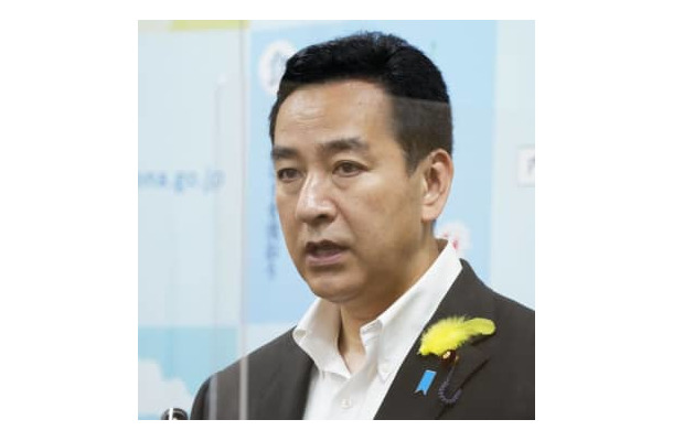 記者会見する山際経済再生相＝5日午前、東京都千代田区