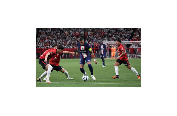 PSG、浦和レッズに3-0で勝利！エムバペの怪物ゴールがこれ