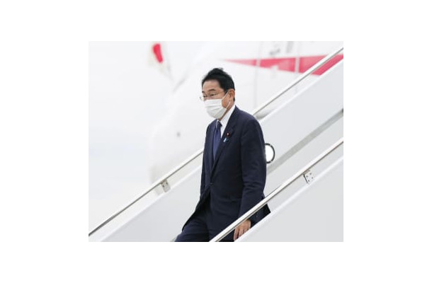 NPT再検討会議に出席するため、米ニューヨークのケネディ国際空港に到着した岸田首相＝7月31日（共同）