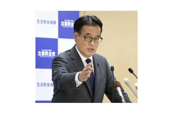 就任の記者会見をする立憲民主党の岡田幹事長＝26日午後、東京・永田町の党本部