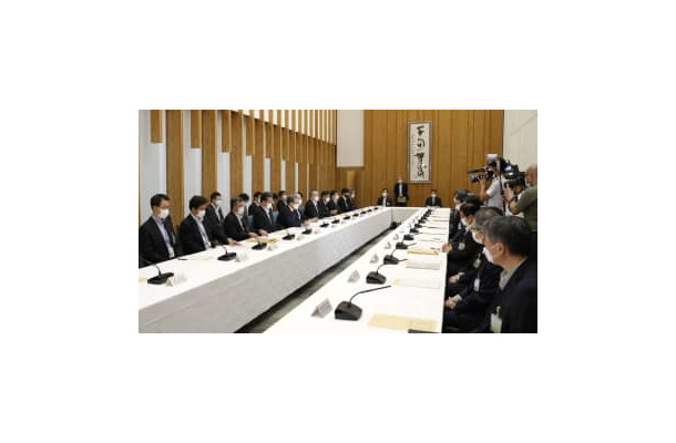 首相官邸で開かれた葬儀実行幹事会＝31日午後