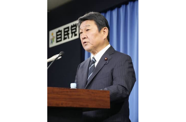 所属国会議員と旧統一教会側との接点確認調査結果について、自民党本部で記者会見する茂木幹事長＝8日午後、東京・永田町