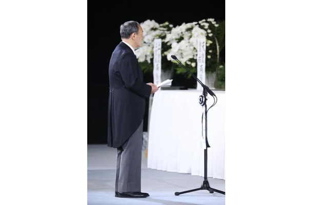 安倍元首相の国葬で、追悼の辞を述べる菅前首相＝27日、東京都千代田区の日本武道館（代表撮影）