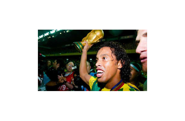 20年前の日韓W杯「優勝したブラジル代表の伝説イレブン」、今は何をしているのか