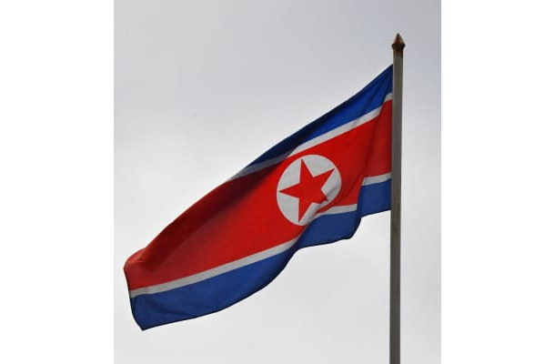 北朝鮮国旗＝2017年2月、クアラルンプールの北朝鮮大使館（共同）