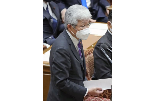 衆院予算委で発言する立憲民主党の逢坂誠二氏＝18日午前