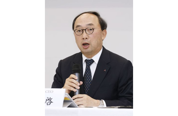 一連の検査不正について記者会見する三菱電機の漆間啓社長＝5月25日、東京都千代田区