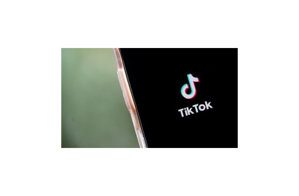 フォロワー170万人のTikToker、プロサッカーチームと3年契約