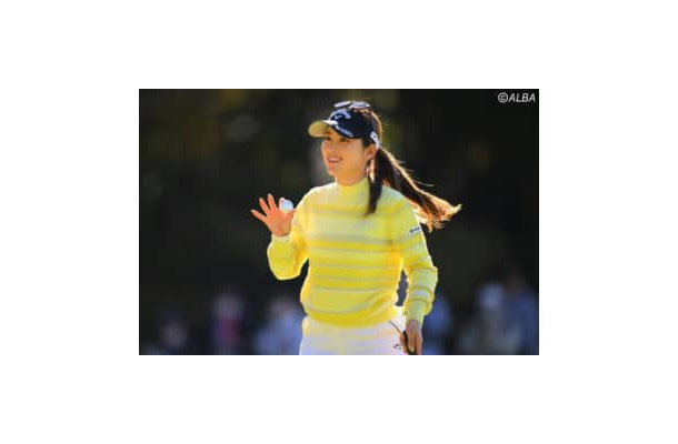 西村優菜が首位に肉薄（撮影：佐々木啓)