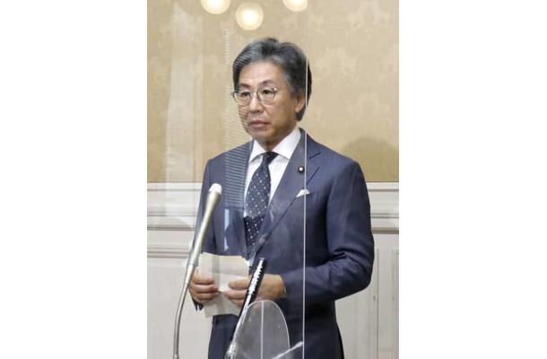 寺田総務相に関し記者団の取材に応じる立憲民主党の安住国対委員長＝9日午前、国会