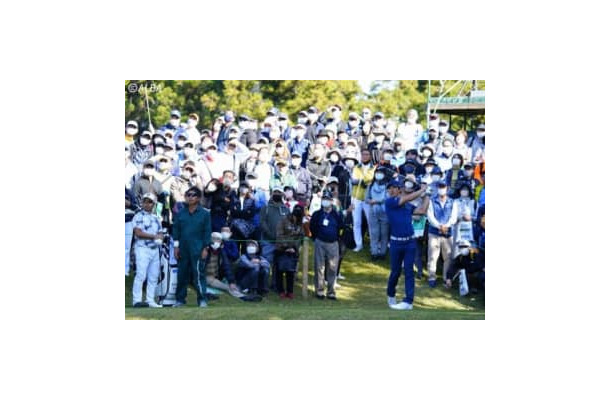大ギャラリーが見守った（撮影：上山敬太)