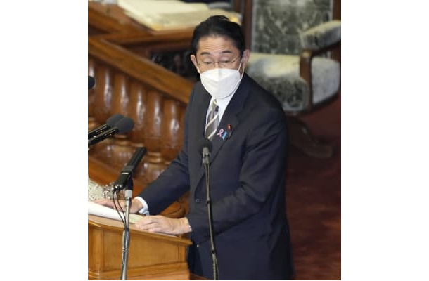 閣僚辞任について、衆院本会議で質問に答える岸田首相＝21日午後