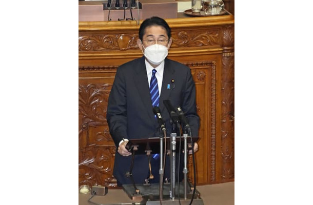 参院本会議で閣僚辞任について発言する岸田首相＝22日午後