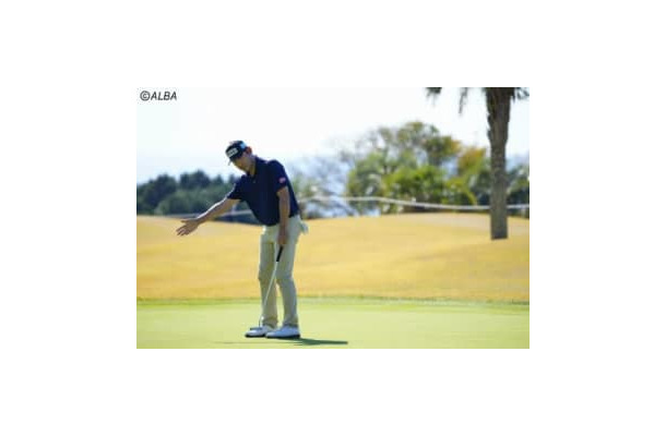 「64」を叩き出したチャン・キムが単独首位発進（撮影：鈴木祥)