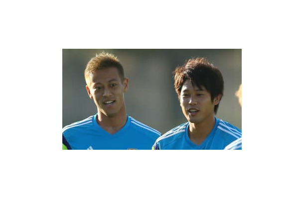 本田圭佑と内田篤人、カタールW杯で再会！エモいと話題に