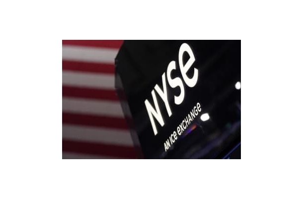 ニューヨーク証券取引所のサイン＝28日（AP＝共同）